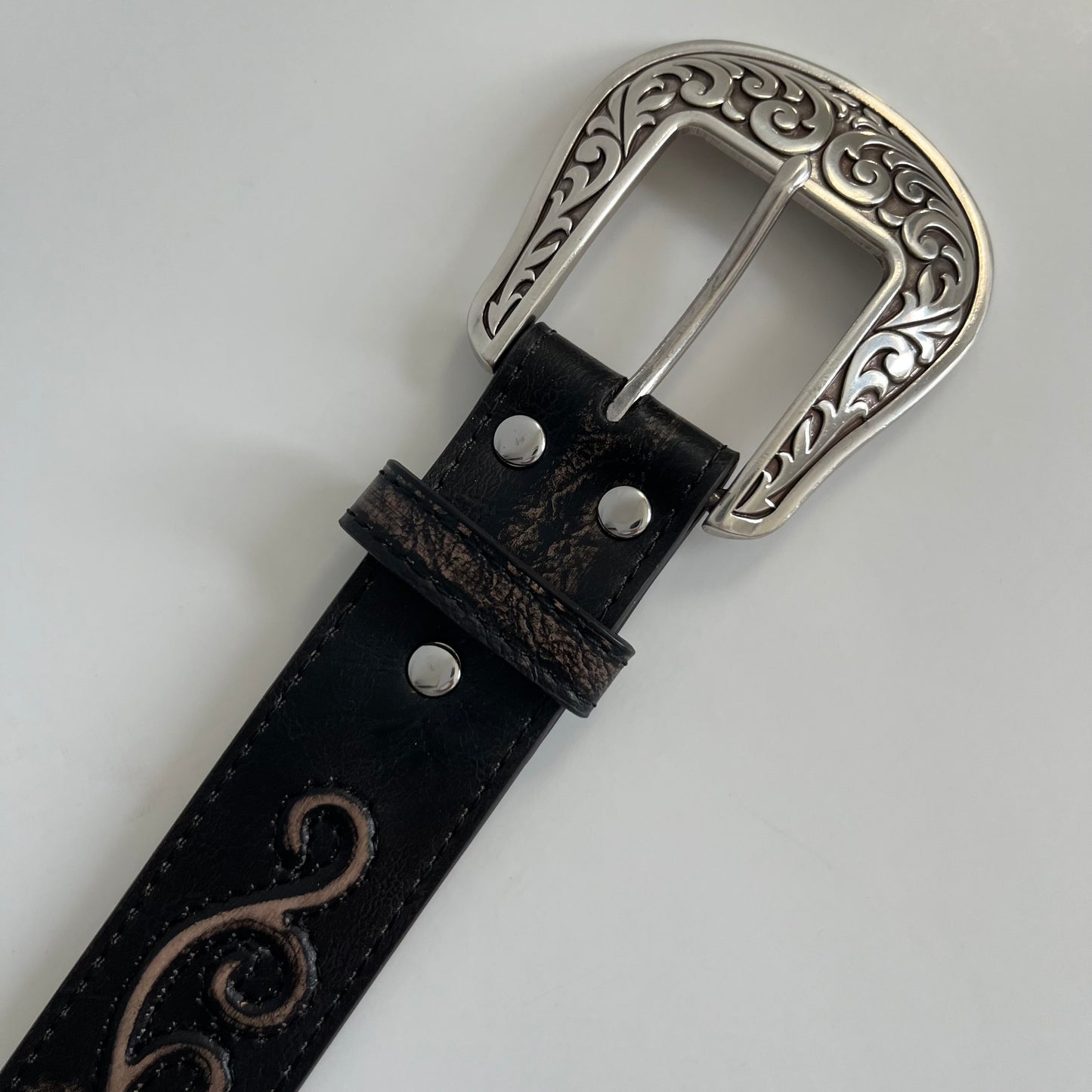 Classic Concha Design Women's Belt